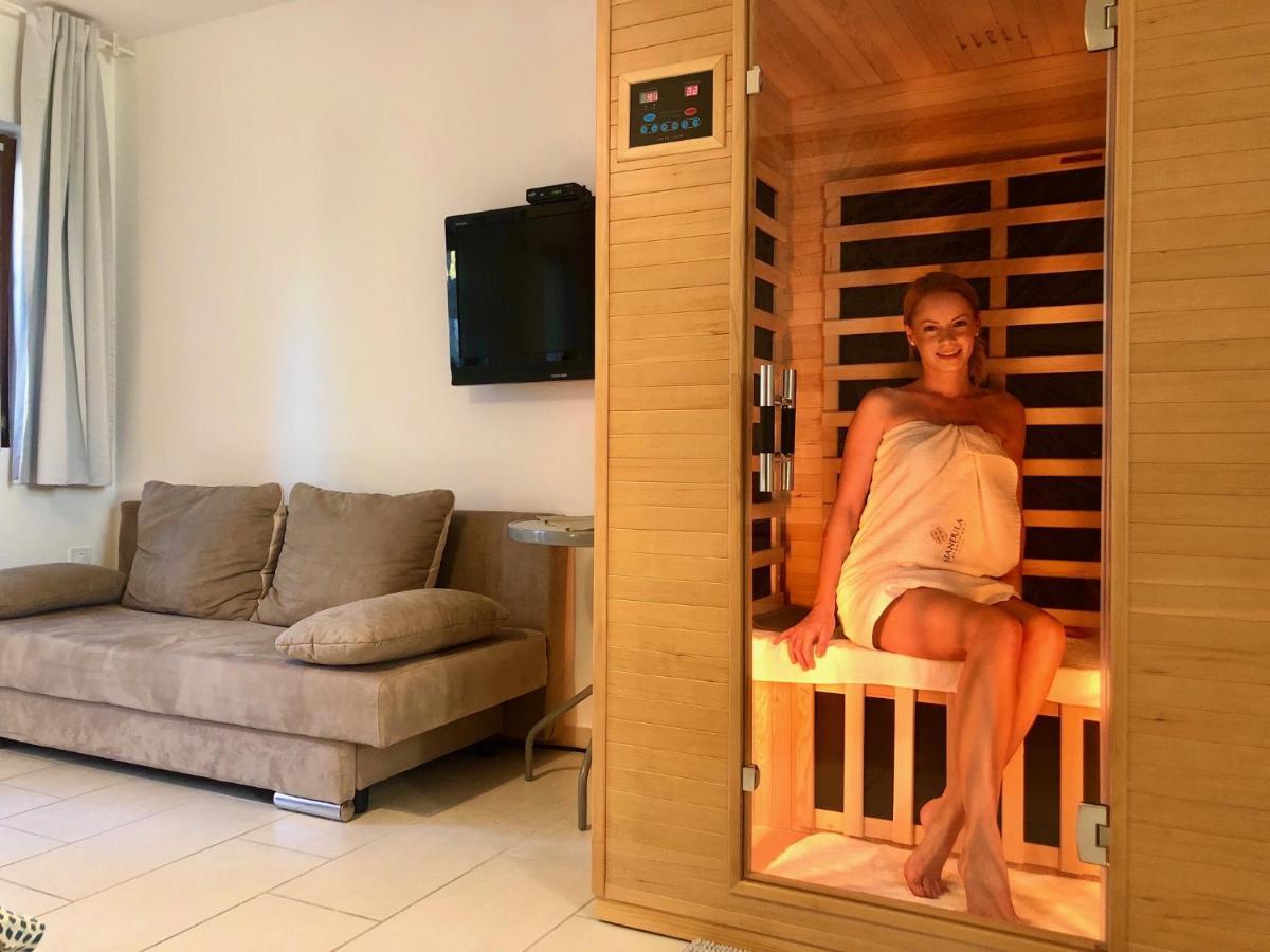 Mandula Apartman Cegléd Buitenkant foto