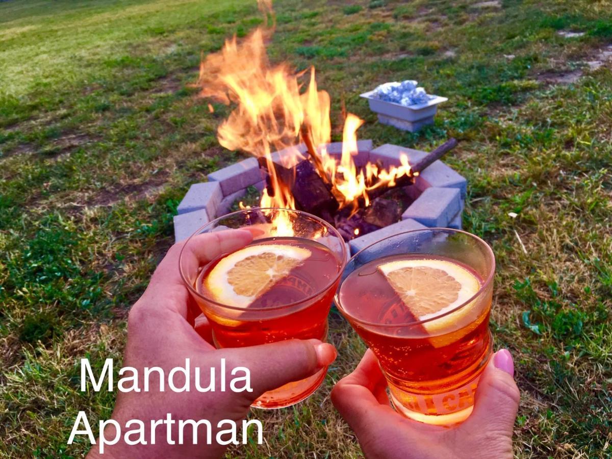 Mandula Apartman Cegléd Buitenkant foto