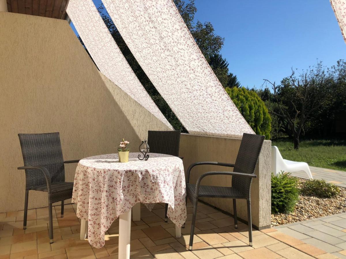 Mandula Apartman Cegléd Buitenkant foto
