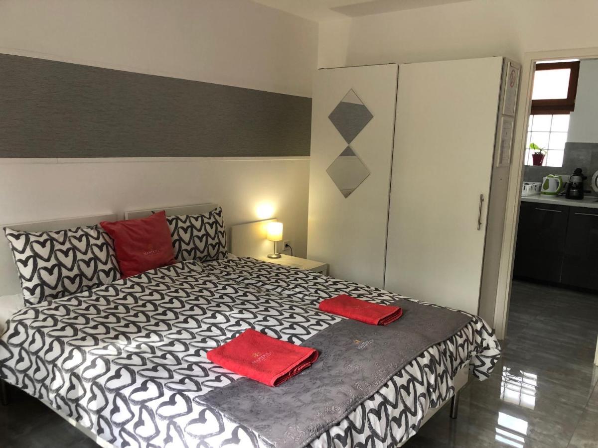 Mandula Apartman Cegléd Buitenkant foto
