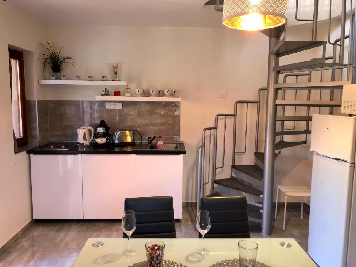 Mandula Apartman Cegléd Buitenkant foto