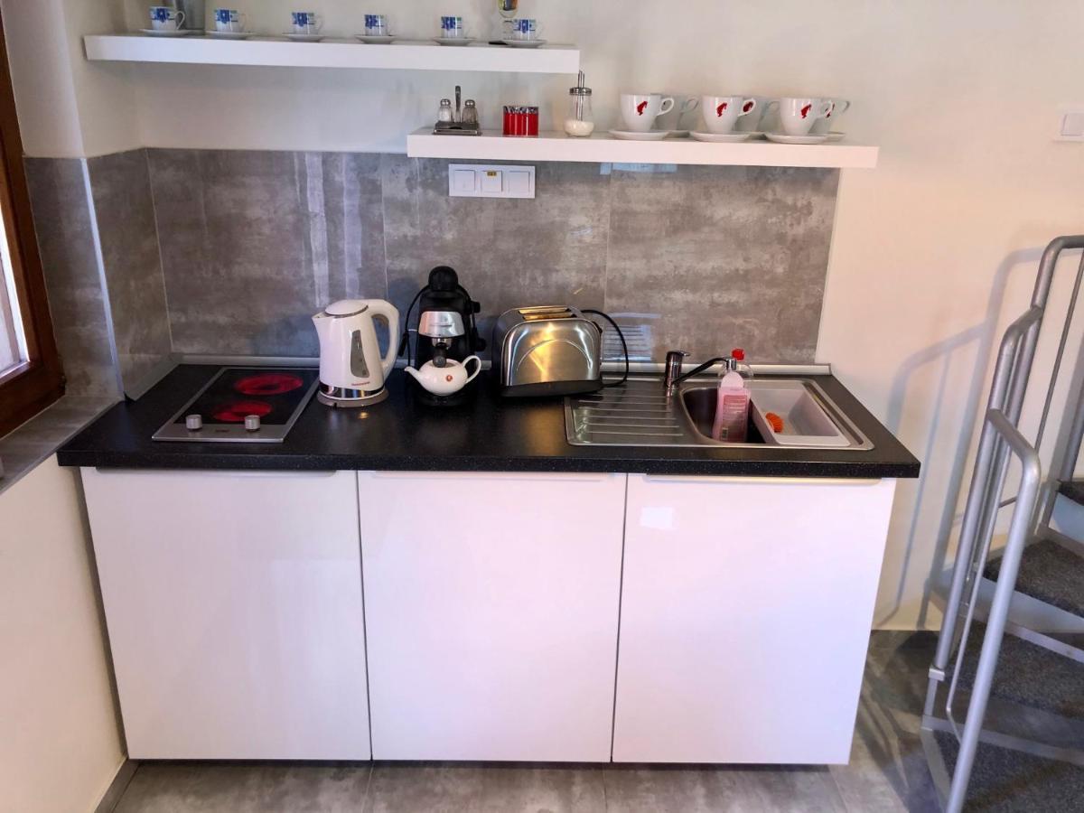 Mandula Apartman Cegléd Buitenkant foto