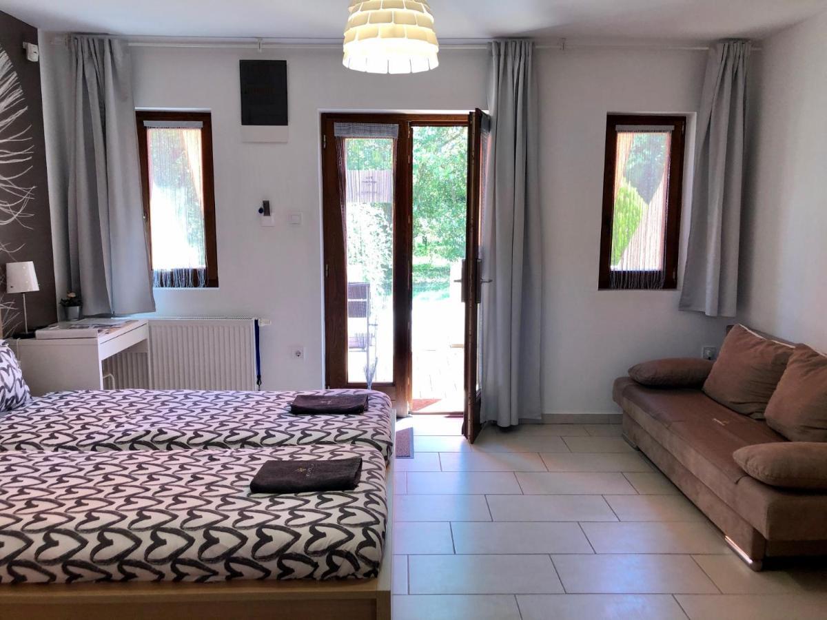 Mandula Apartman Cegléd Buitenkant foto