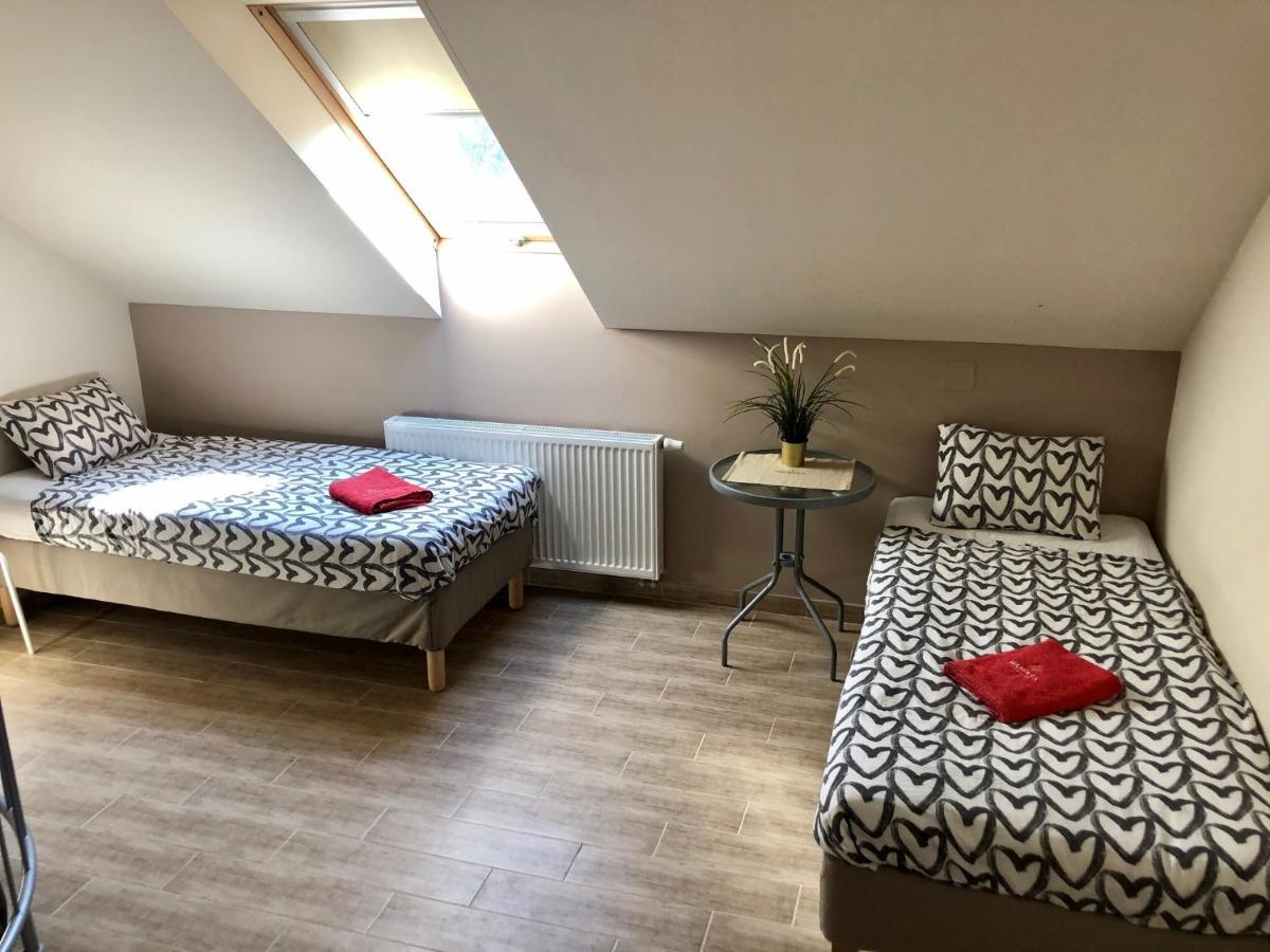 Mandula Apartman Cegléd Buitenkant foto