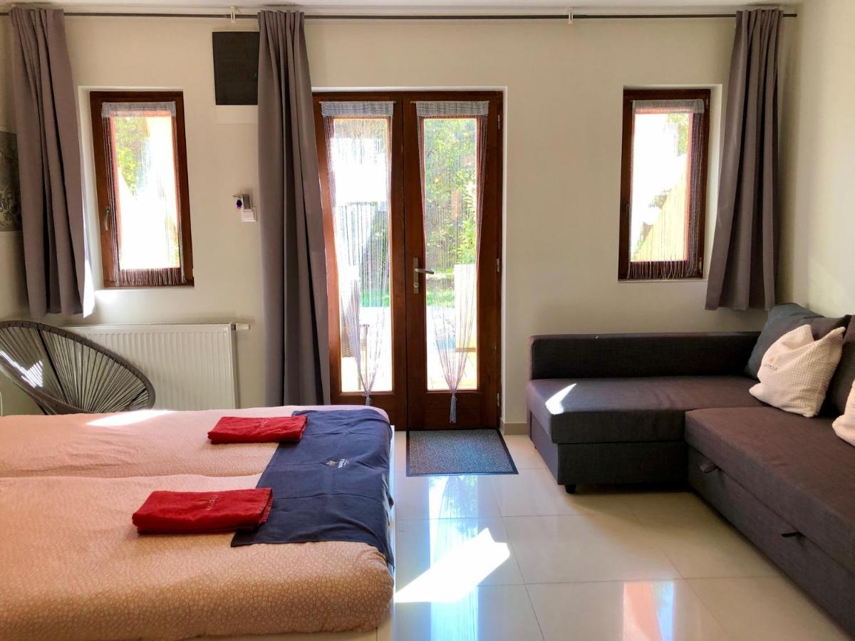 Mandula Apartman Cegléd Buitenkant foto