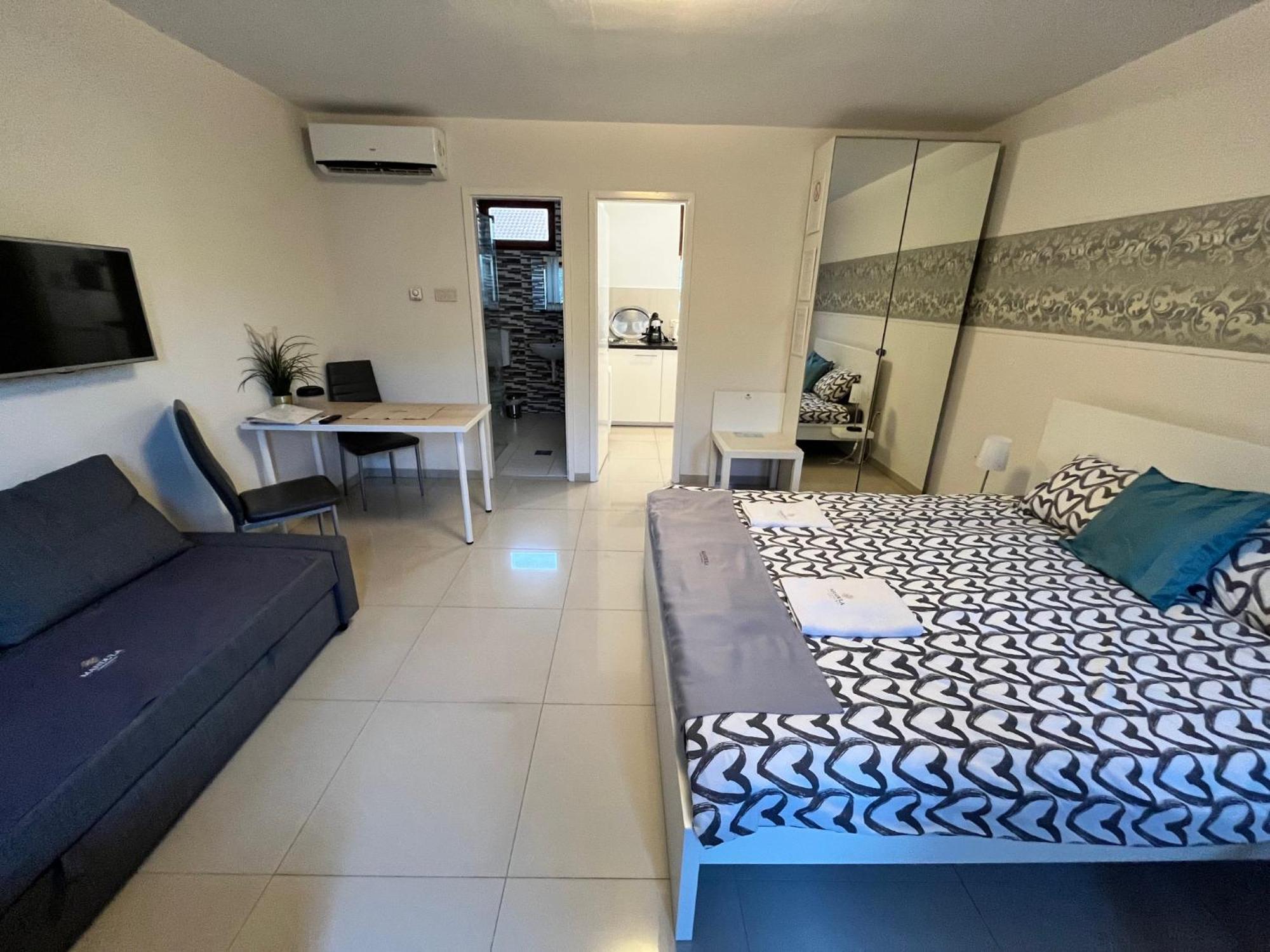Mandula Apartman Cegléd Buitenkant foto