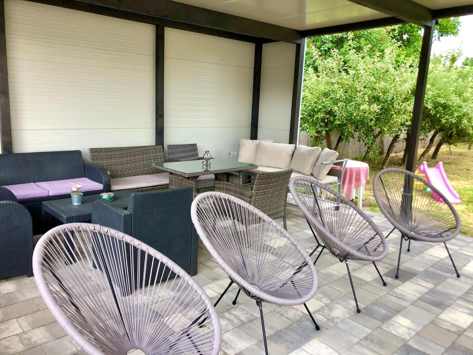 Mandula Apartman Cegléd Buitenkant foto