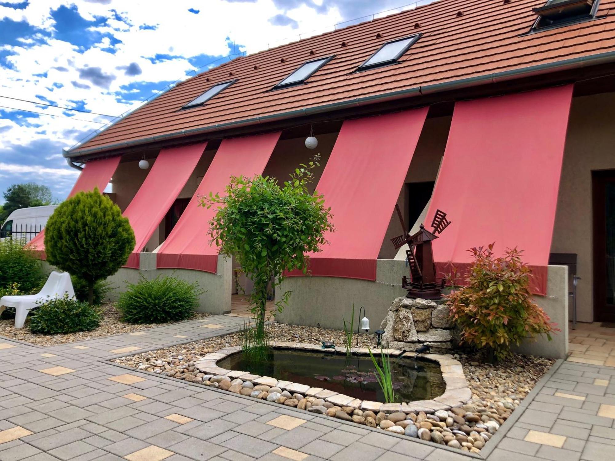 Mandula Apartman Cegléd Buitenkant foto